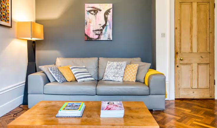 Lovely Garden Flat at The Holt